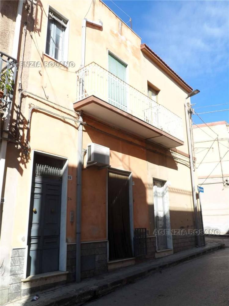 casa indipendente in vendita a Biancavilla