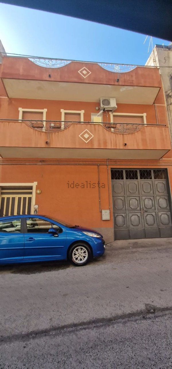 esavano in vendita a Biancavilla