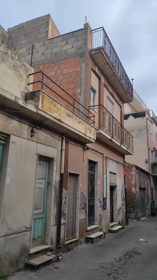 esavano in vendita a Biancavilla