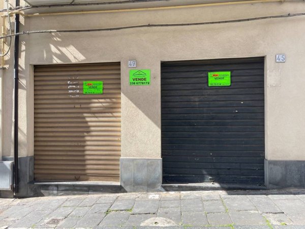 negozio in vendita a Biancavilla
