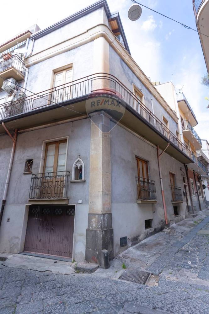 casa indipendente in vendita a Biancavilla