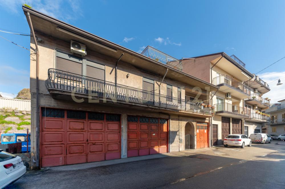 intera palazzina in vendita a Biancavilla