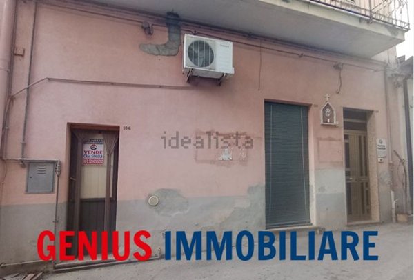 casa indipendente in vendita a Biancavilla