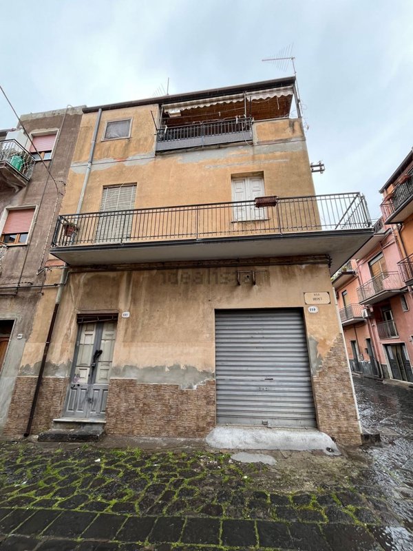 casa indipendente in vendita a Biancavilla