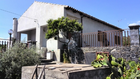 casa indipendente in vendita a Biancavilla