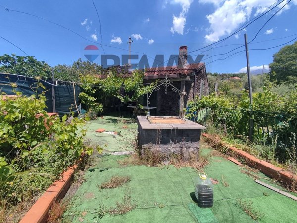 casa indipendente in vendita a Biancavilla