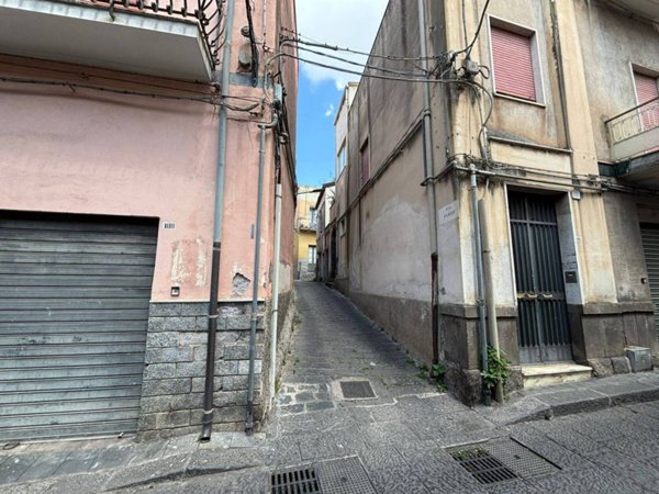 casa indipendente in vendita a Biancavilla