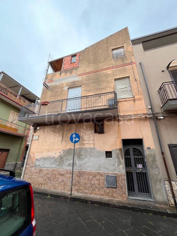 casa indipendente in vendita a Biancavilla