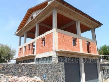 intera palazzina in vendita a Biancavilla