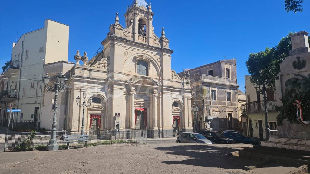casa indipendente in vendita a Biancavilla