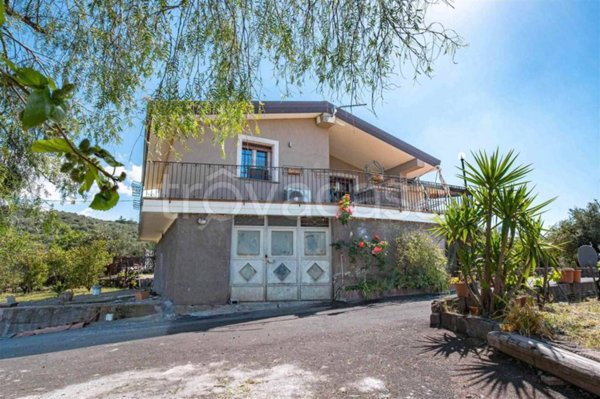 casa indipendente in vendita a Biancavilla