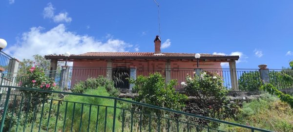casa indipendente in vendita a Biancavilla
