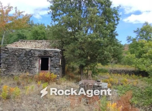 casa indipendente in vendita a Biancavilla