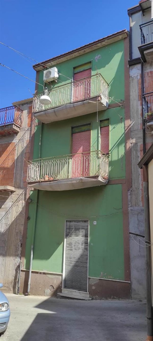 casa indipendente in vendita a Biancavilla
