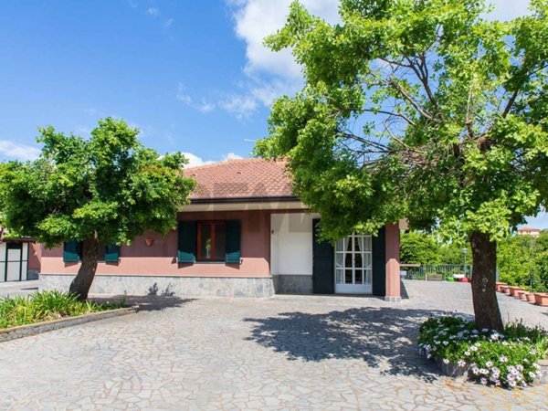 casa indipendente in vendita a Biancavilla