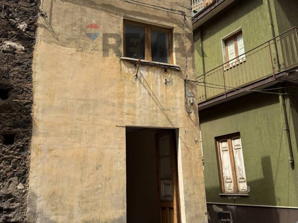 casa indipendente in vendita a Biancavilla