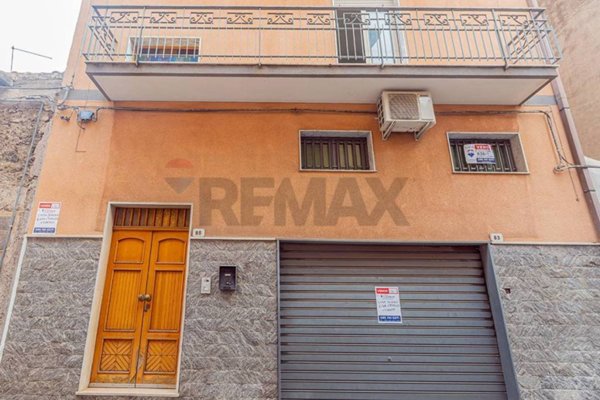 casa indipendente in vendita a Biancavilla