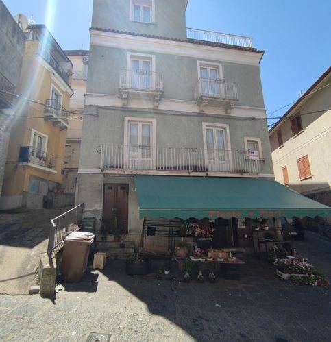 intera palazzina in vendita a Bronte