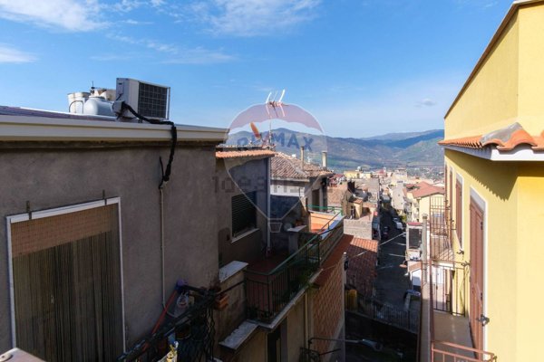 casa indipendente in vendita a Bronte