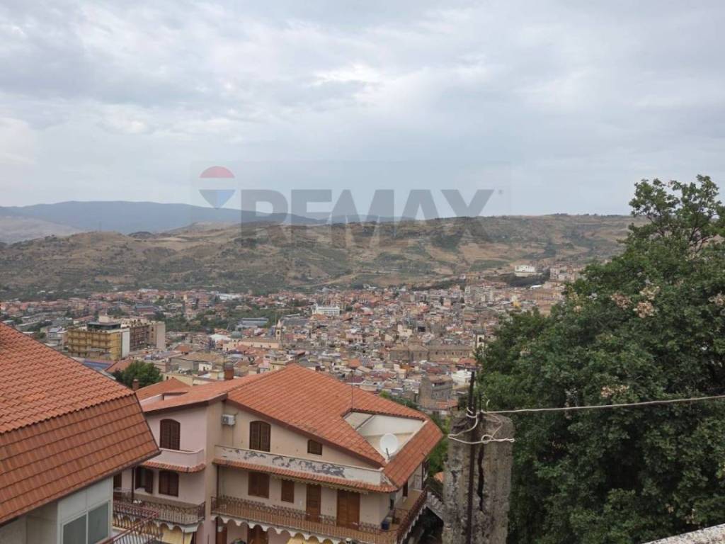 casa indipendente in vendita a Bronte