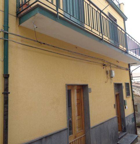 casa indipendente in vendita a Bronte