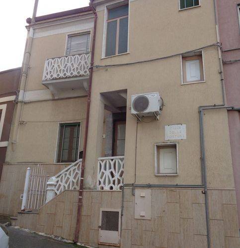 casa indipendente in vendita a Bronte