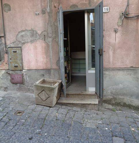 negozio in vendita a Bronte