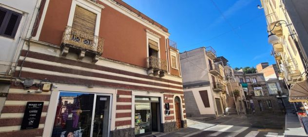 intera palazzina in vendita a Bronte