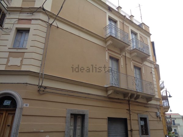 locale commerciale in vendita a Bronte