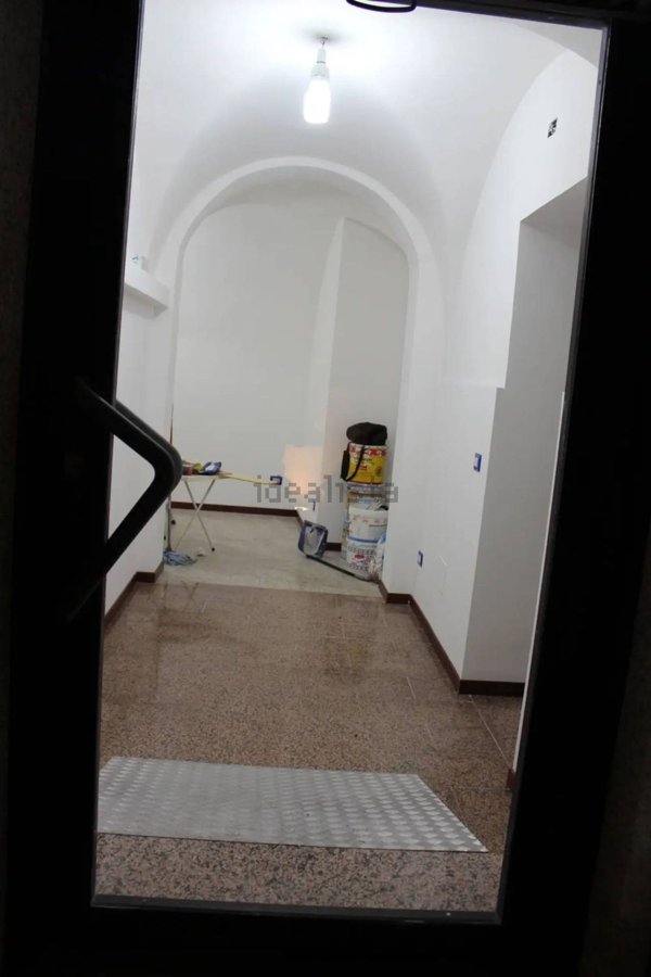 locale commerciale in vendita a Bronte