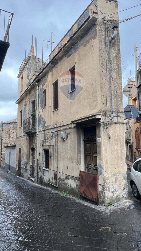 casa indipendente in vendita a Bronte