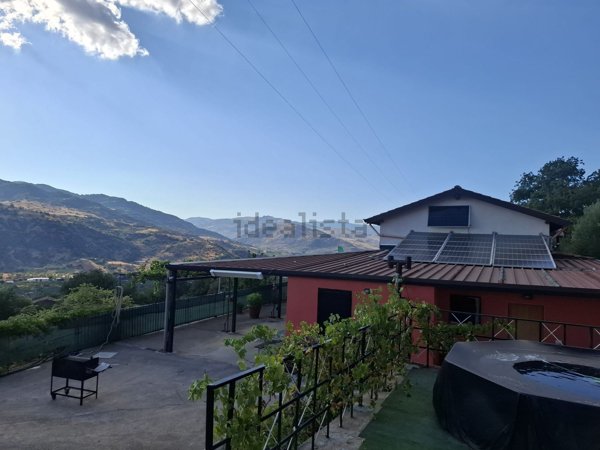 casa indipendente in vendita a Bronte