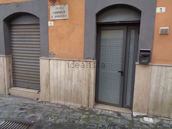 locale commerciale in vendita a Bronte