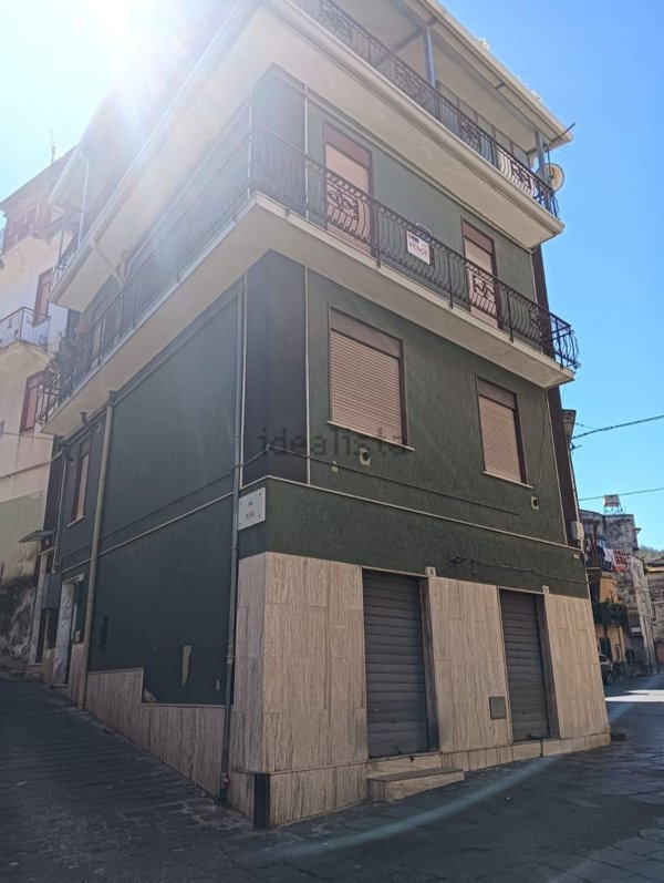 casa indipendente in vendita a Bronte