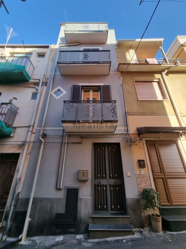 casa indipendente in vendita a Bronte