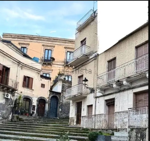 casa indipendente in vendita a Bronte