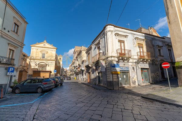 box auto in vendita a Bronte