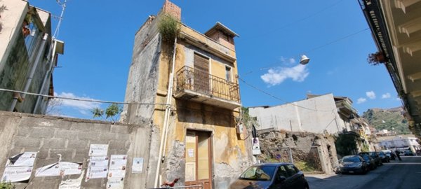 casa indipendente in vendita a Calatabiano