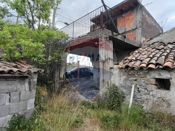 casa indipendente in vendita a Calatabiano
