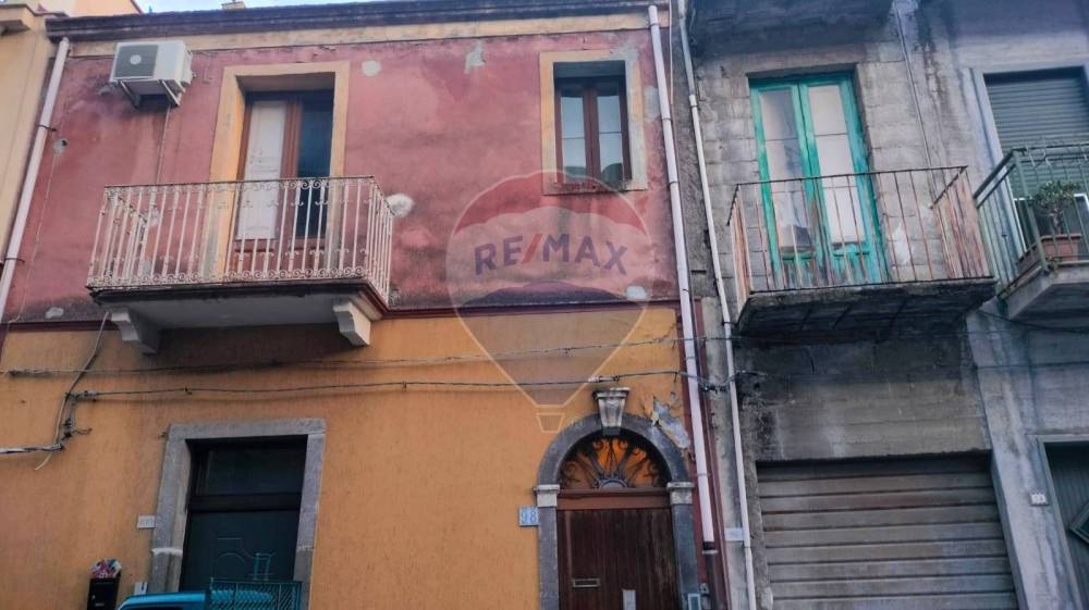 casa indipendente in vendita a Calatabiano