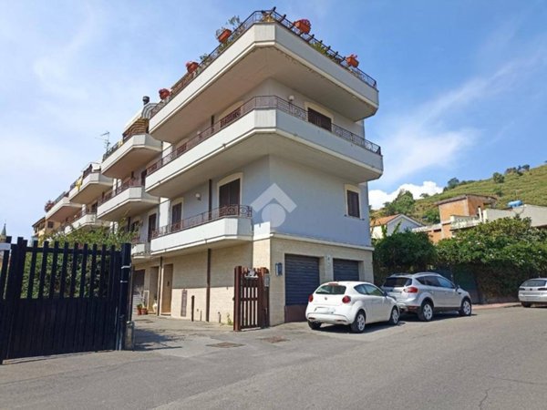 casa indipendente in vendita a Calatabiano
