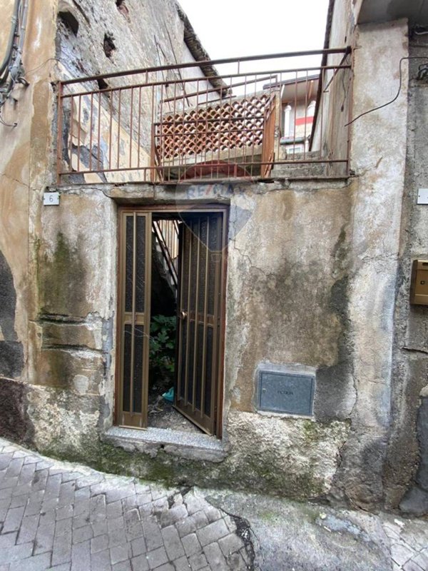 casa indipendente in vendita a Calatabiano