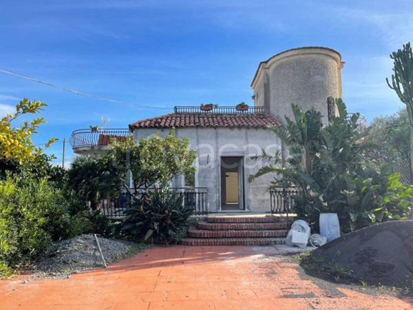casa indipendente in vendita a Calatabiano