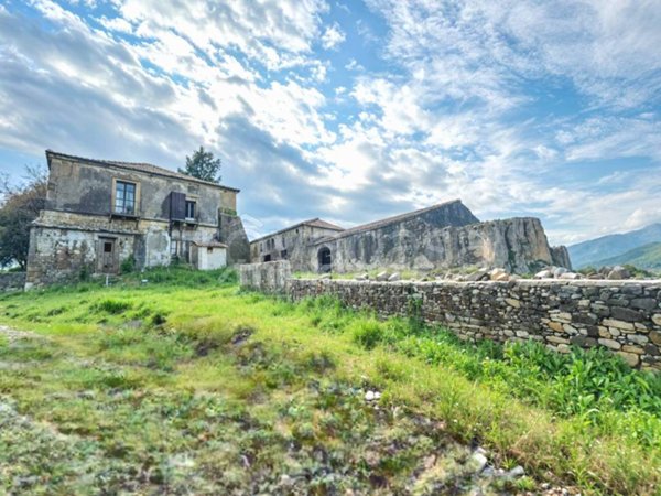 casa indipendente in vendita a Calatabiano