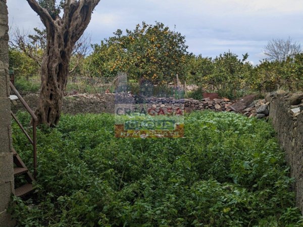 casa indipendente in vendita a Calatabiano