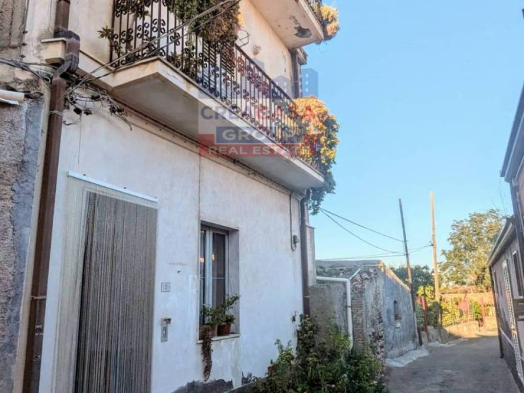 casa indipendente in vendita a Calatabiano