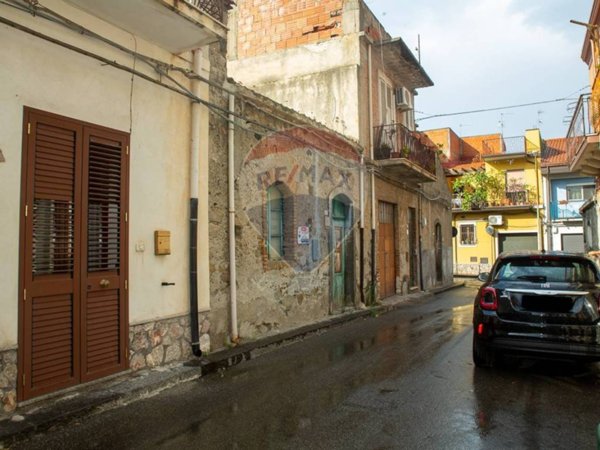 casa indipendente in vendita a Calatabiano