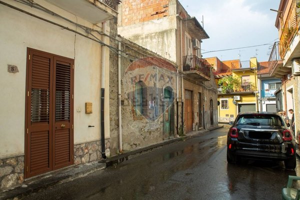 casa indipendente in vendita a Calatabiano