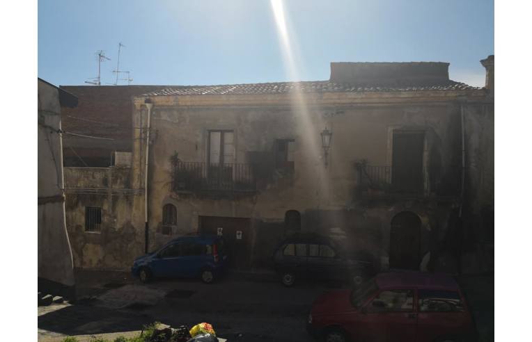 intera palazzina in vendita a Calatabiano