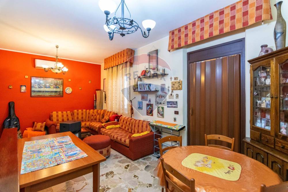casa indipendente in vendita a Calatabiano